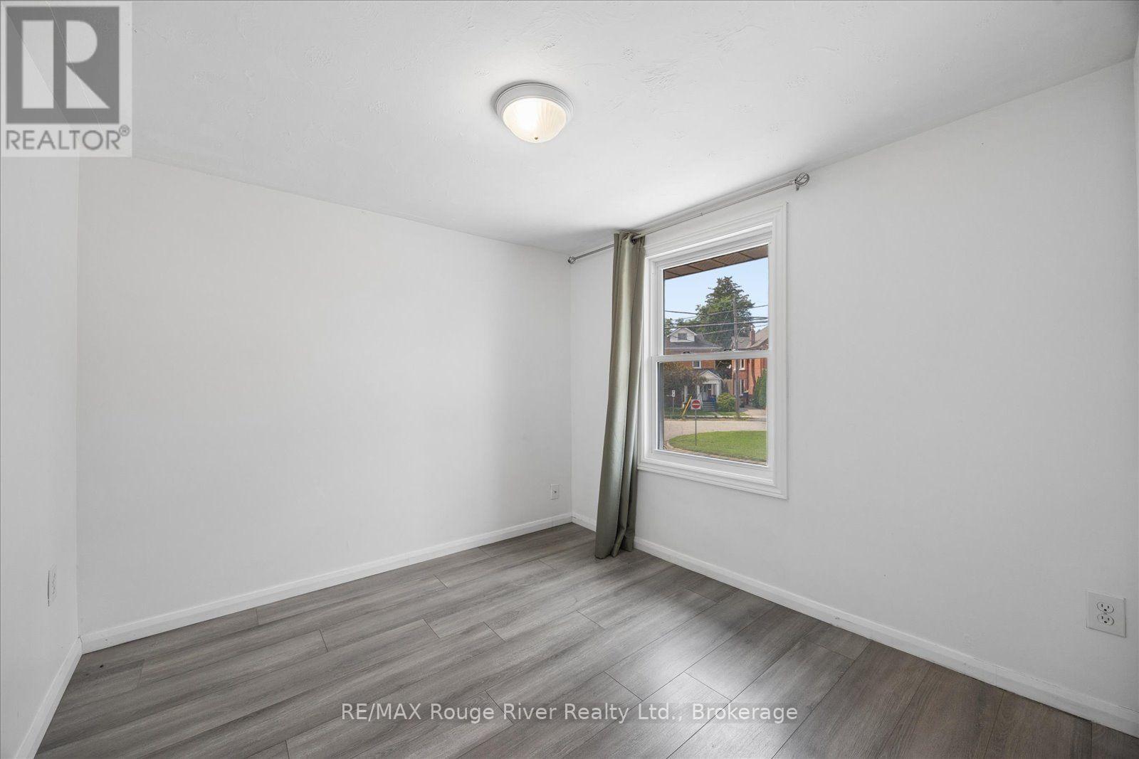 79 Parkhill Road W, Peterborough (Town Ward 3), Ontario  K9H 3G7 - Photo 19 - X13664066
