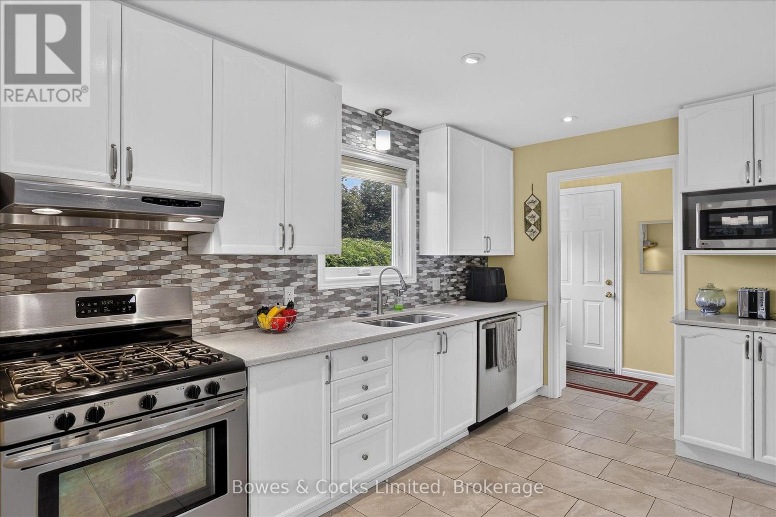 19 Lori Boulevard, Kawartha Lakes (Lindsay), Ontario  K9V 6B6 - Photo 14 - X13665782