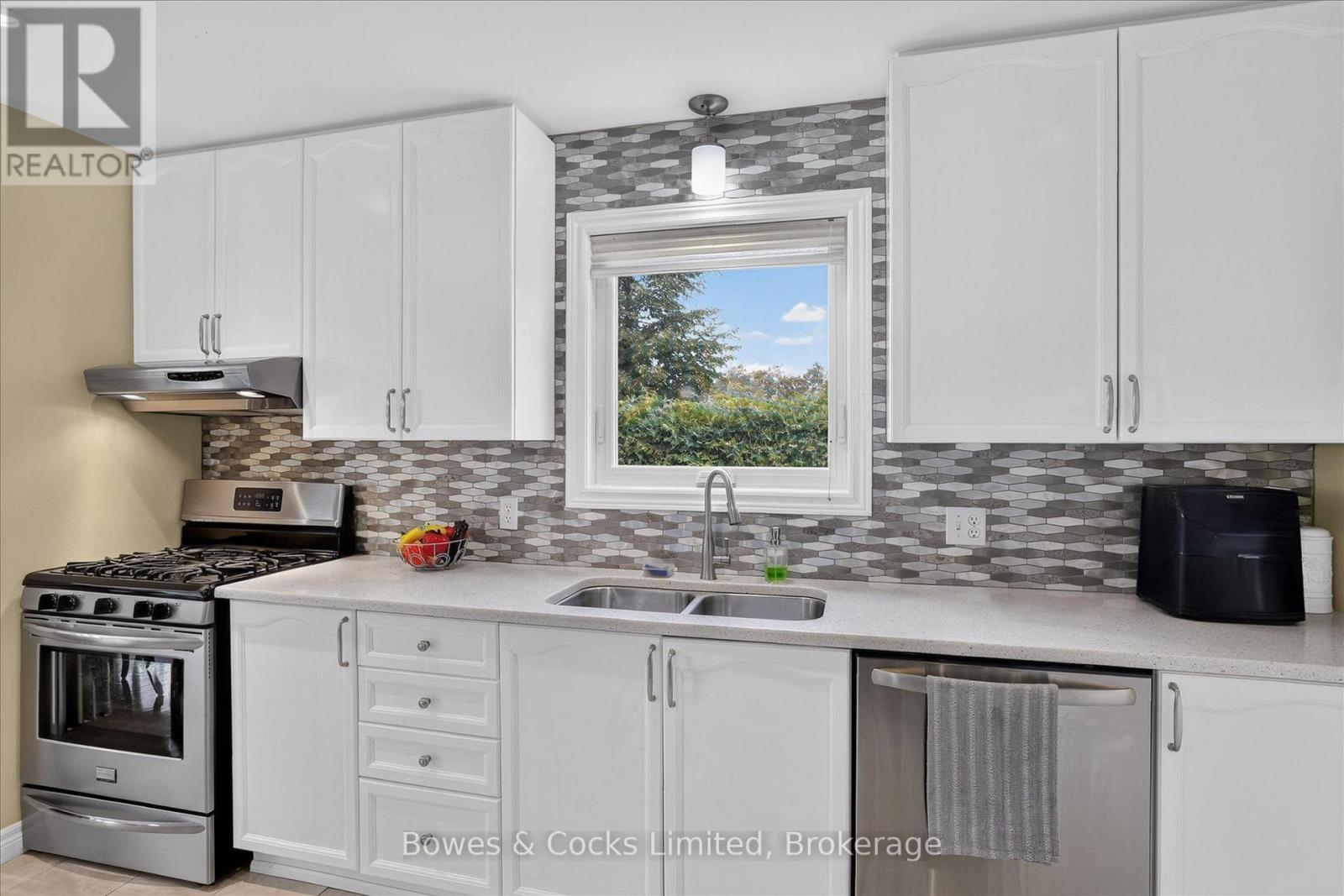 19 Lori Boulevard, Kawartha Lakes (Lindsay), Ontario  K9V 6B6 - Photo 18 - X13665782