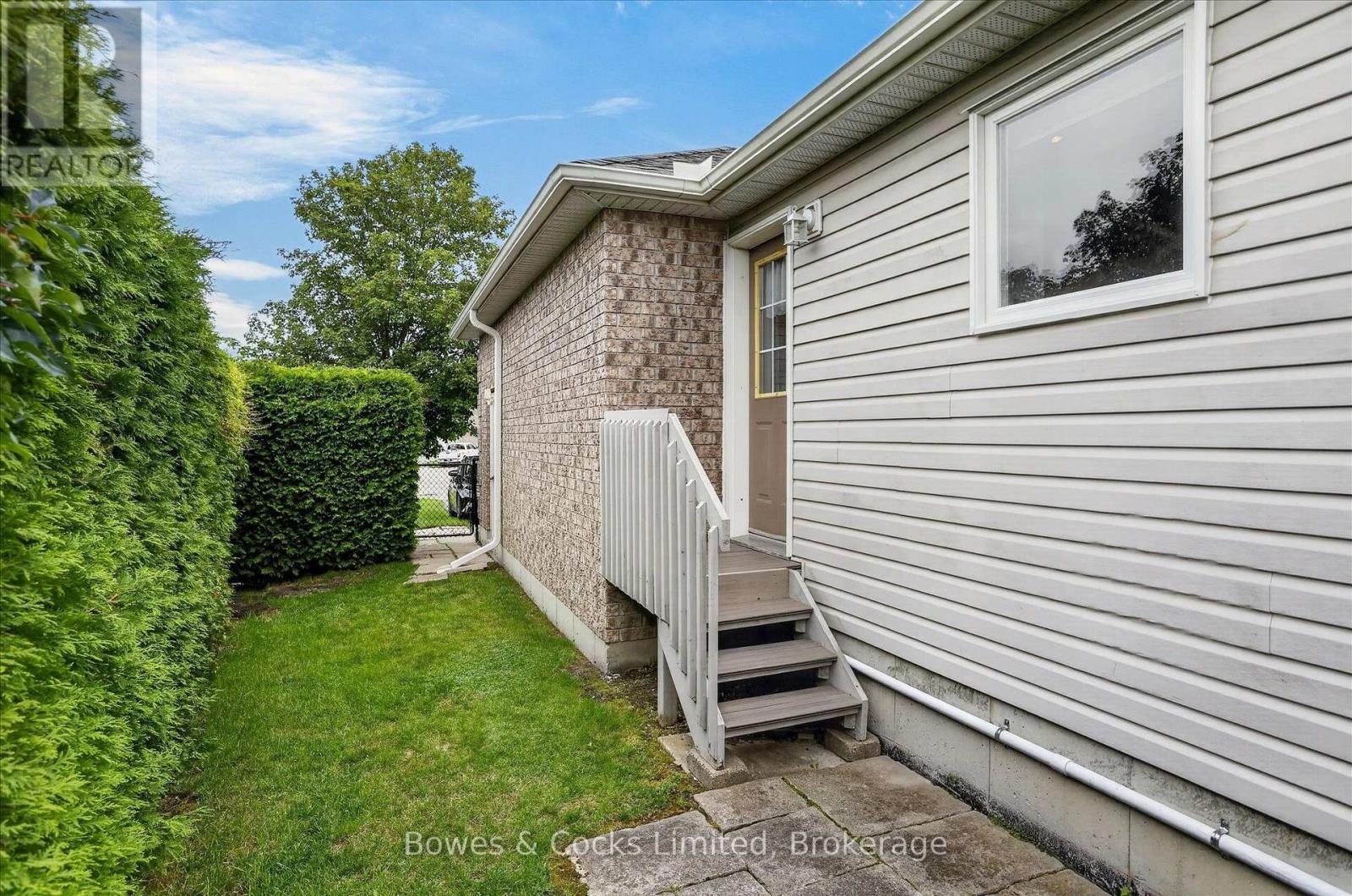 19 Lori Boulevard, Kawartha Lakes (Lindsay), Ontario  K9V 6B6 - Photo 48 - X13665782