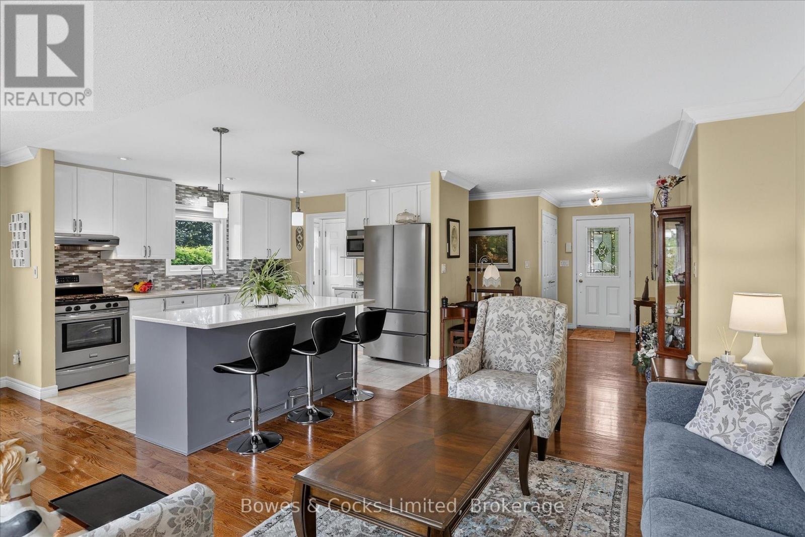 19 Lori Boulevard, Kawartha Lakes (Lindsay), Ontario  K9V 6B6 - Photo 8 - X13665782