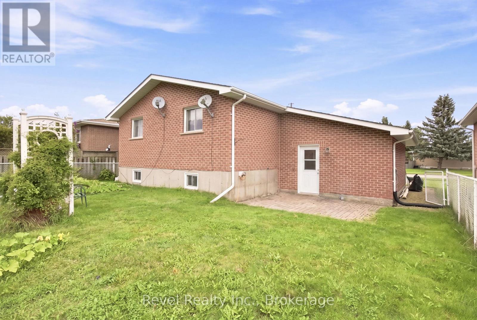 43 Wilson Avenue, Kawartha Lakes (Lindsay), Ontario  K9V 5S3 - Photo 37 - X13665946