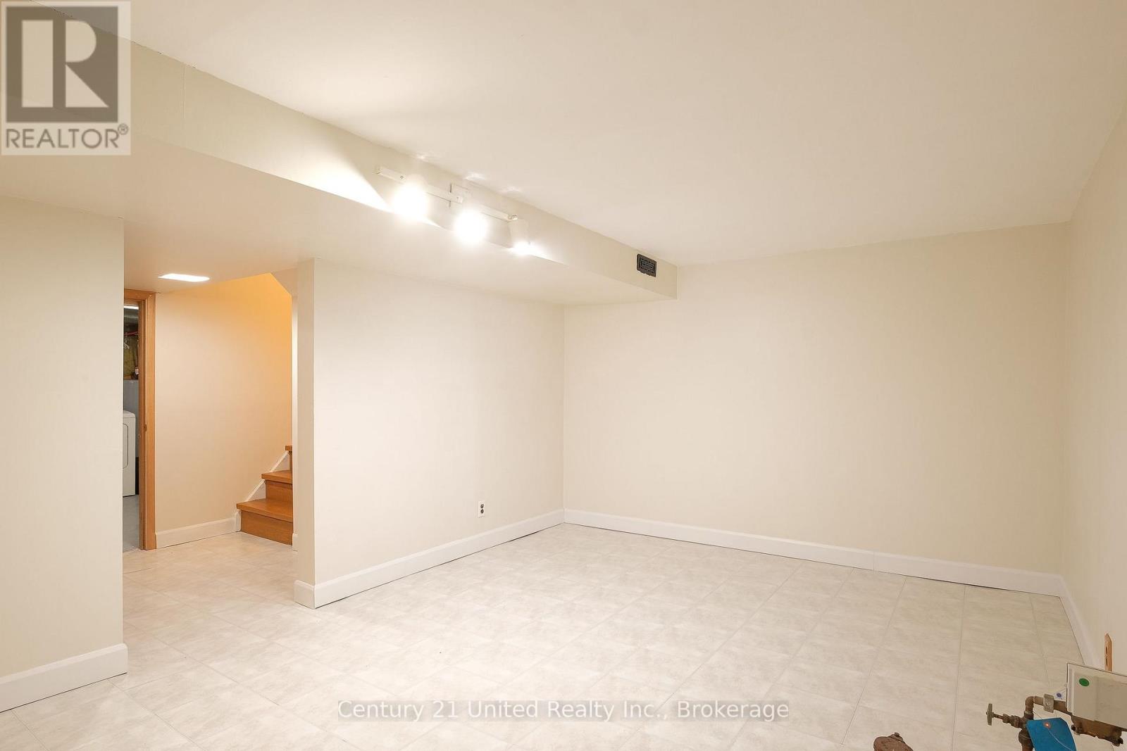 922 Webber Avenue, Peterborough (Otonabee Ward 1), Ontario  K9J 5Y1 - Photo 18 - X13666122