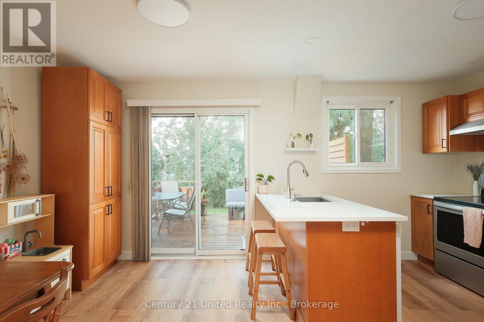 922 Webber Avenue, Peterborough (Otonabee Ward 1), Ontario  K9J 5Y1 - Photo 6 - X13666122