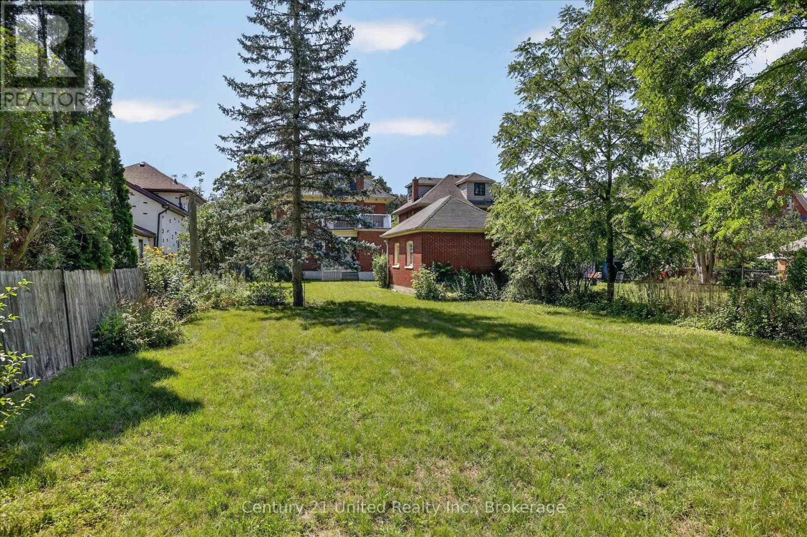 498 Weller Street, Peterborough (Town Ward 3), Ontario  K9H 2N6 - Photo 36 - X13666424