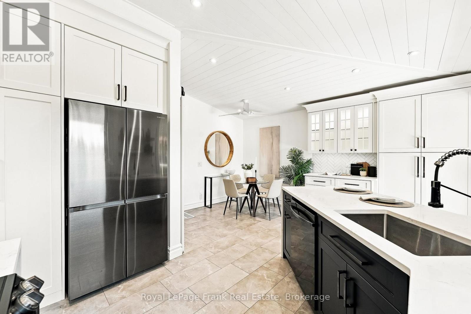 2 Crestwood Avenue, Peterborough (Monaghan Ward 2), Ontario  K9J 1M8 - Photo 14 - X13667614