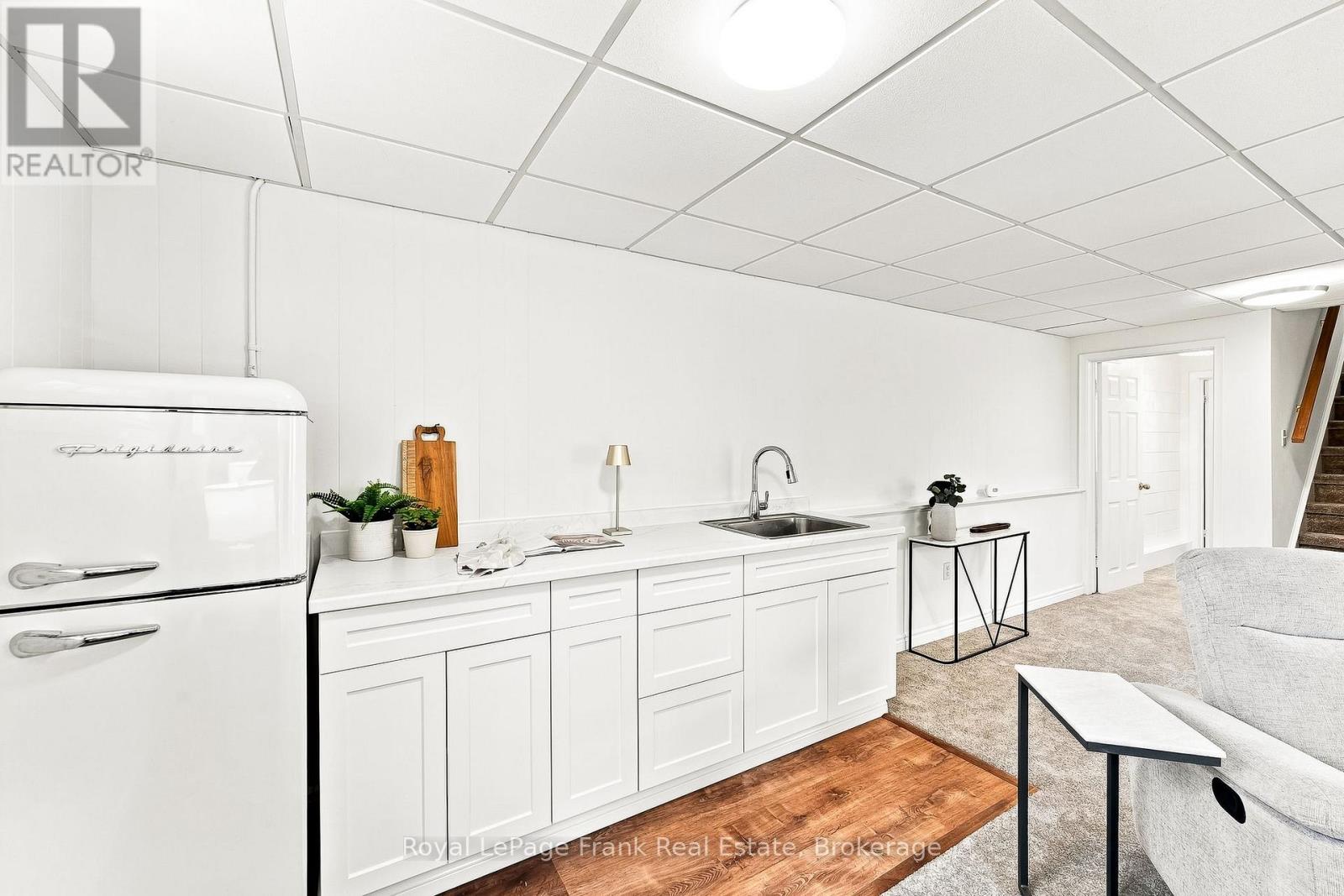 2 Crestwood Avenue, Peterborough (Monaghan Ward 2), Ontario  K9J 1M8 - Photo 26 - X13667614