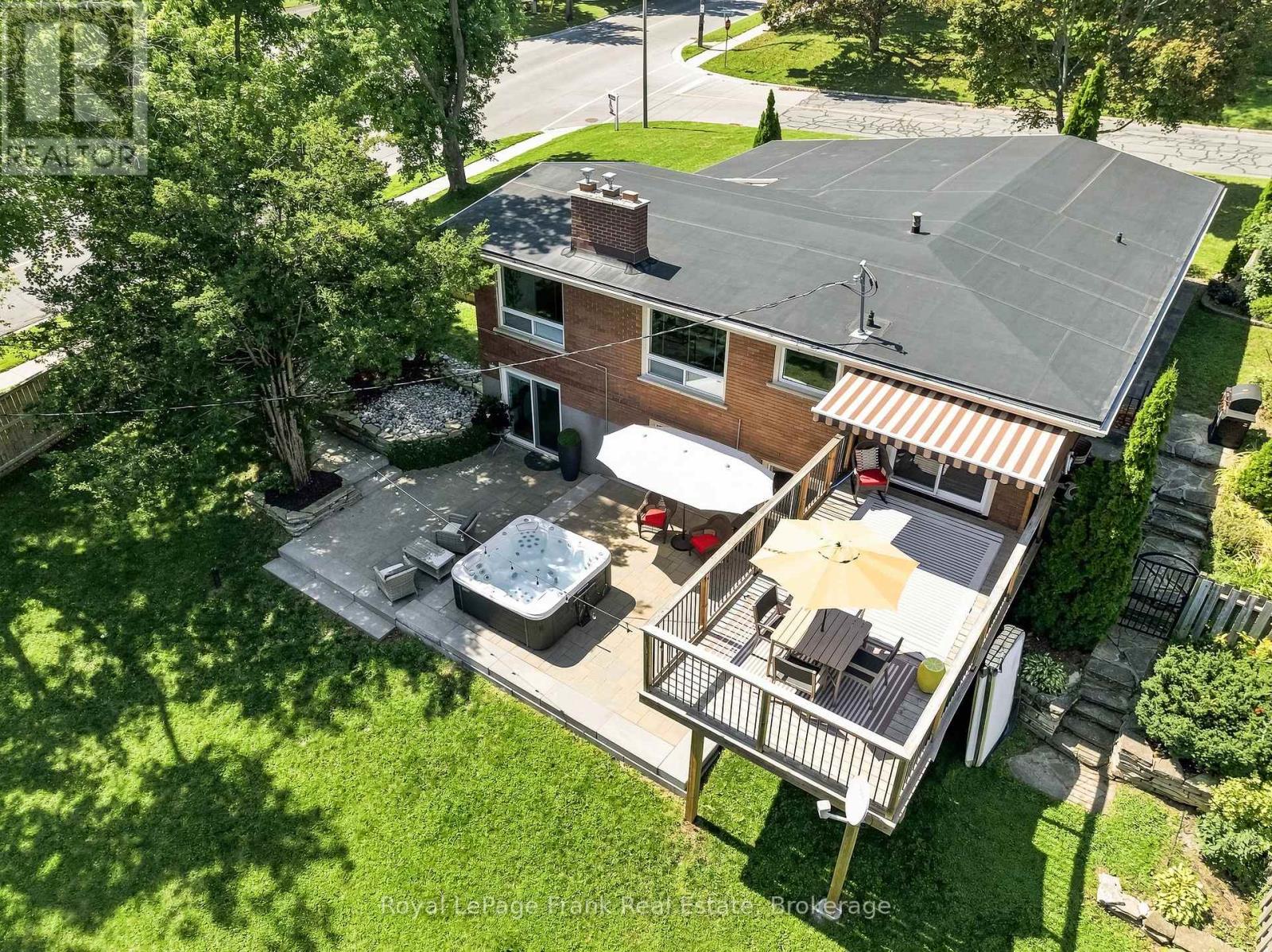 2 Crestwood Avenue, Peterborough (Monaghan Ward 2), Ontario  K9J 1M8 - Photo 38 - X13667614