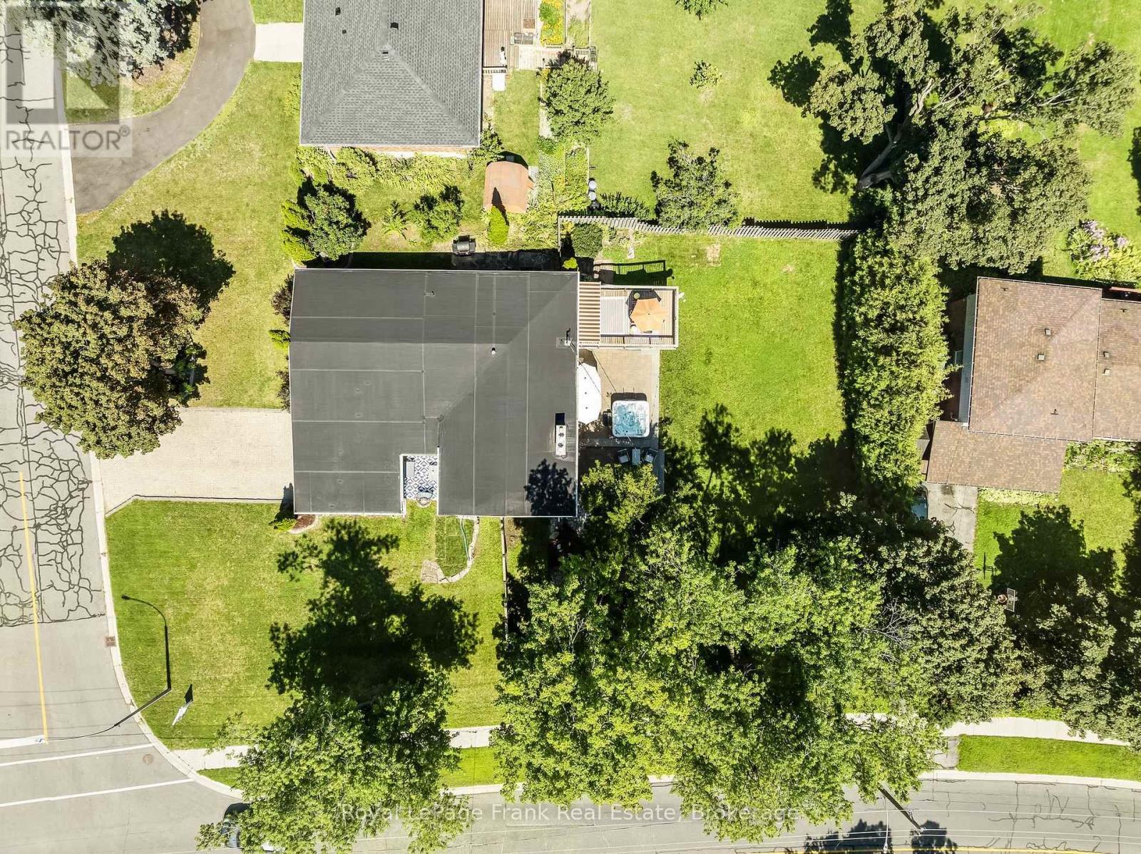 2 Crestwood Avenue, Peterborough (Monaghan Ward 2), Ontario  K9J 1M8 - Photo 40 - X13667614
