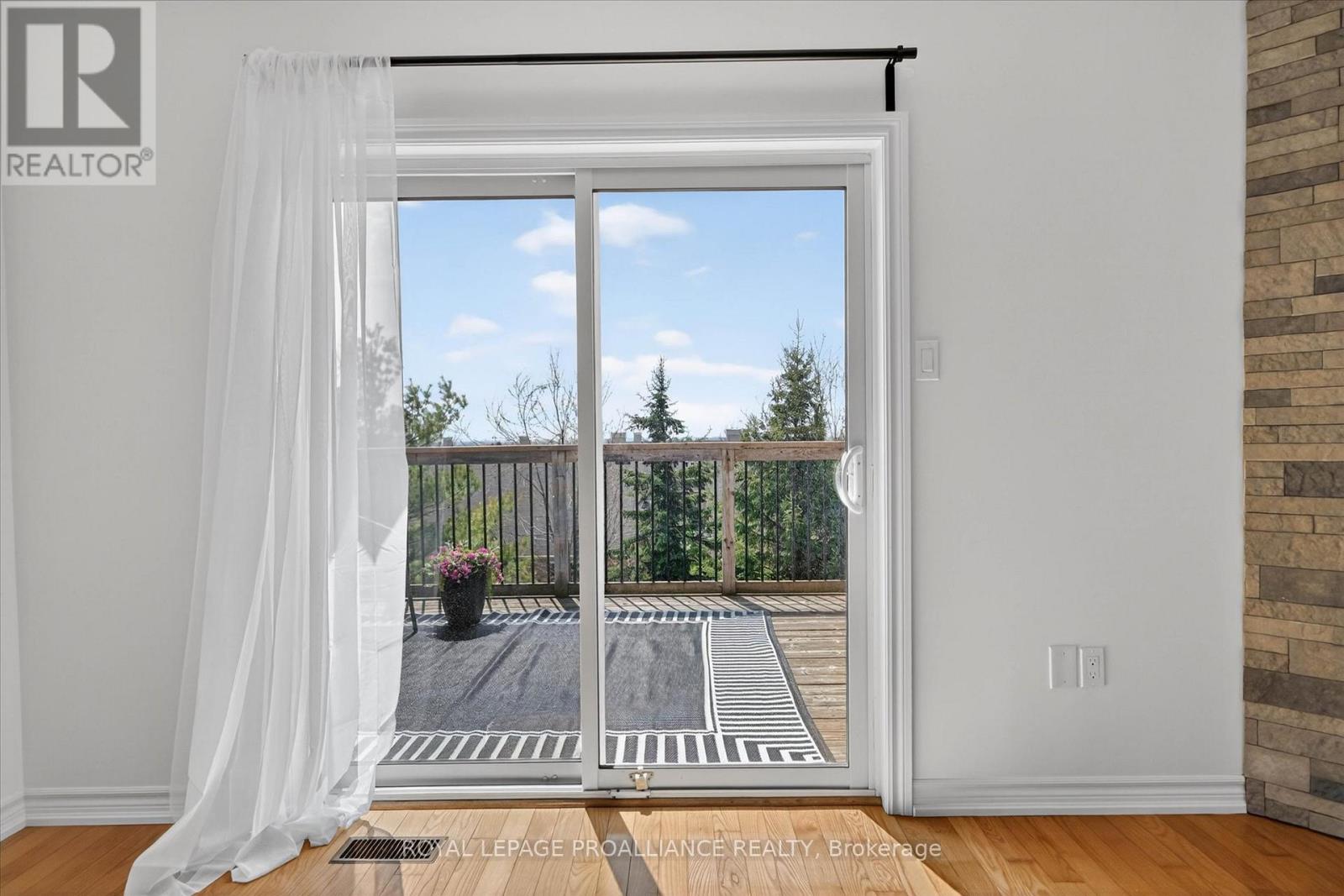 138 Village Crescent, Peterborough (Otonabee Ward 1), Ontario  K9J 0A9 - Photo 15 - X13668174