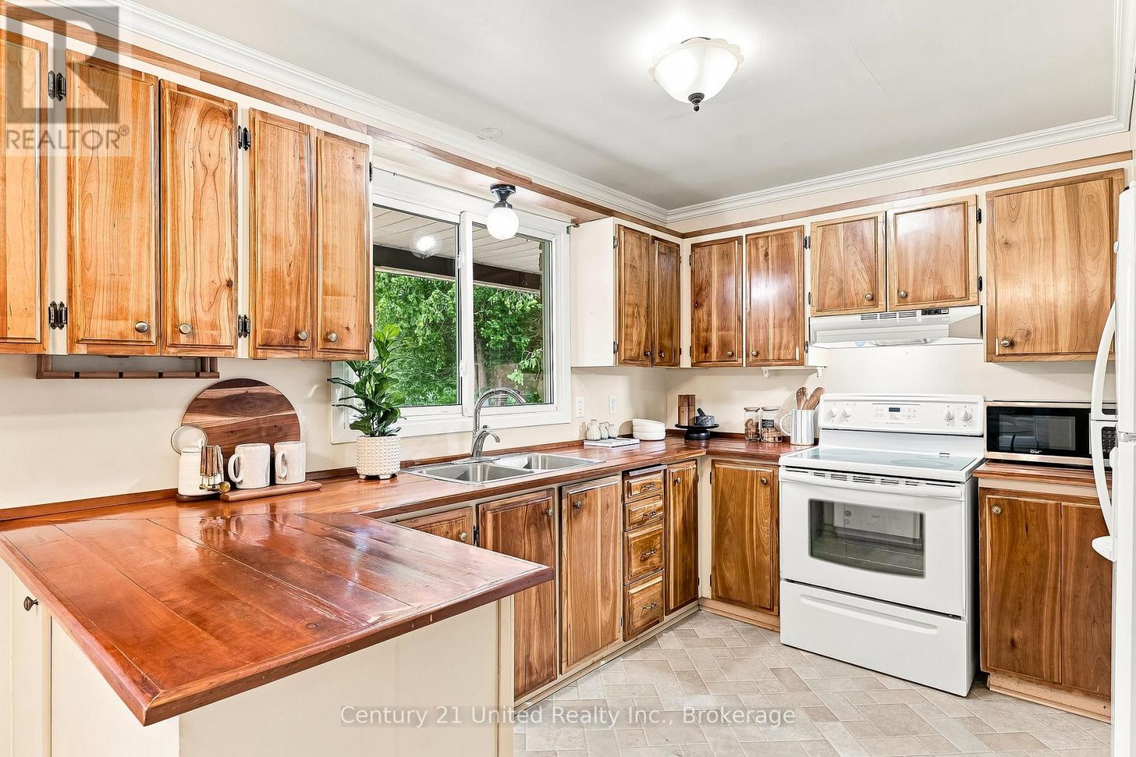 1563 Selwyn Road, Selwyn, Ontario  K9J 6X5 - Photo 18 - X13668558