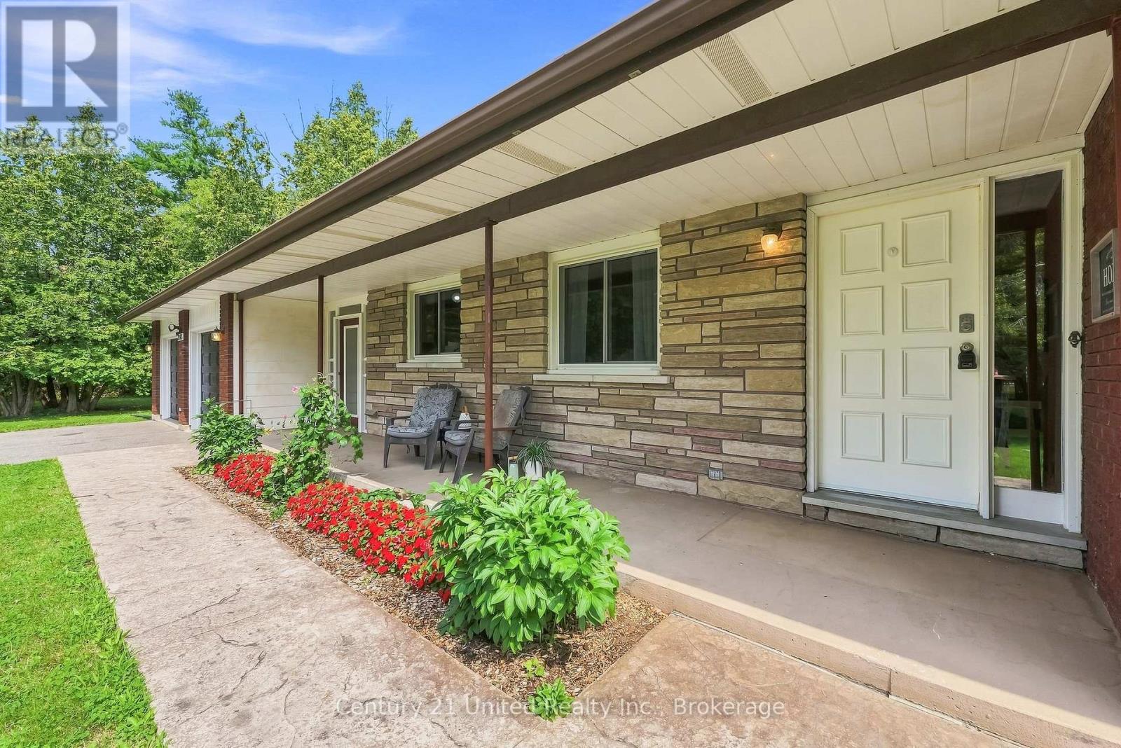 1563 Selwyn Road, Selwyn, Ontario  K9J 6X5 - Photo 6 - X13668558