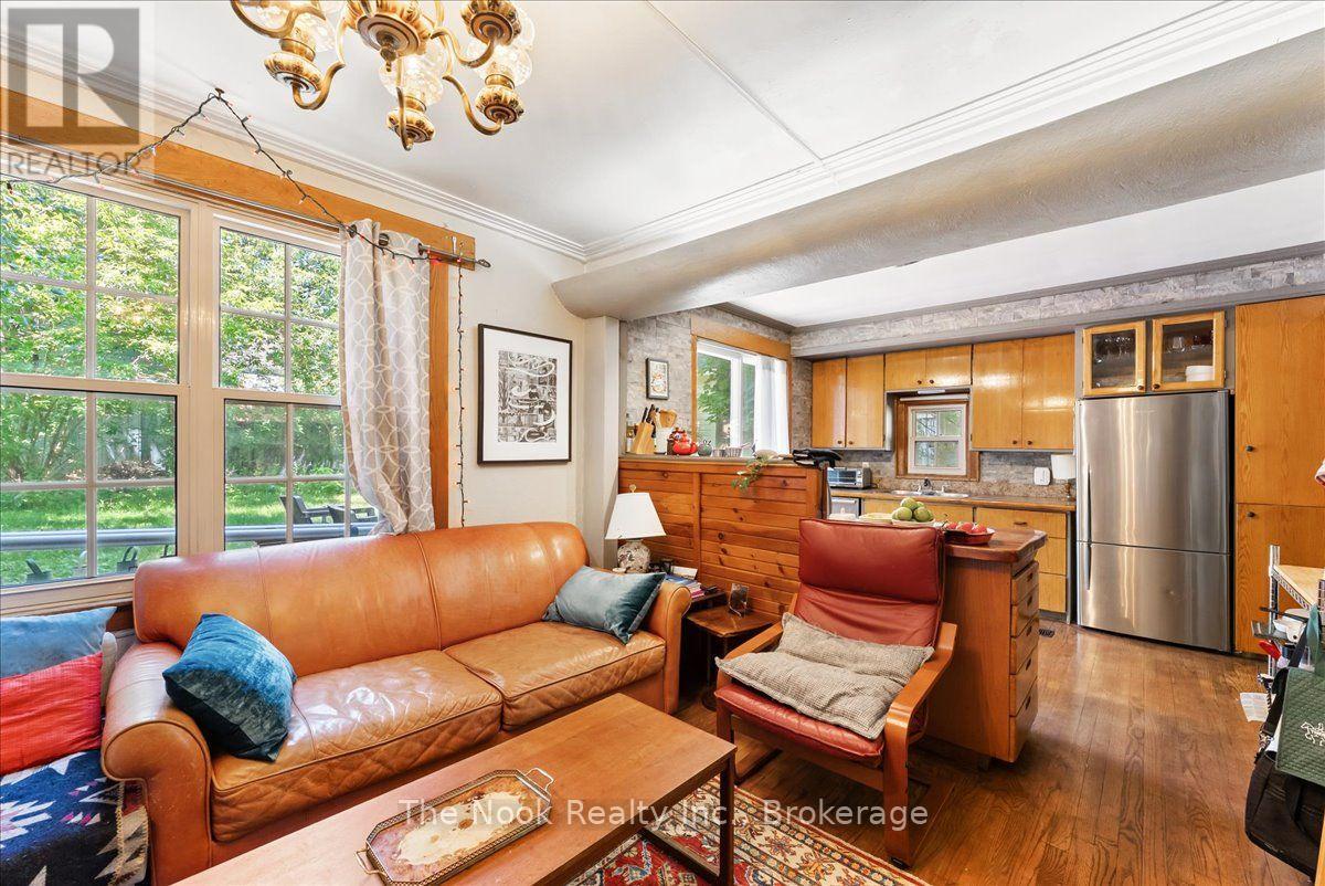 21 Dennistoun Avenue, Peterborough (Northcrest Ward 5), Ontario  K9H 5P8 - Photo 8 - X13669350