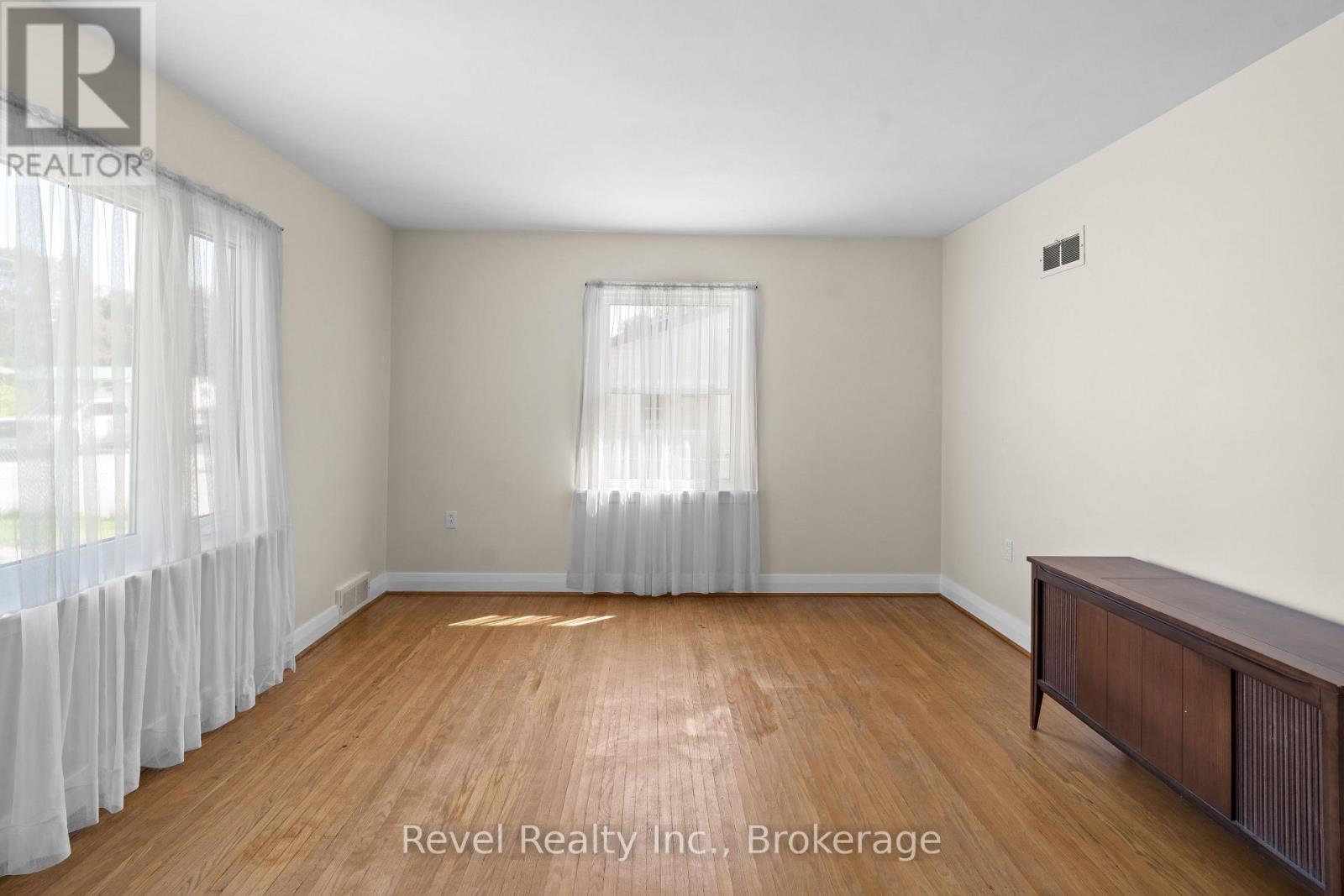 51 Cobbledick Street, Clarington (Orono), Ontario  L1B 1L9 - Photo 5 - E13669900