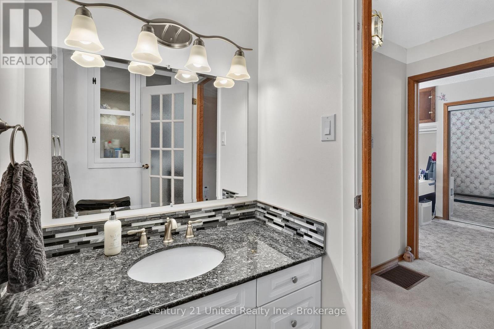 1696 Applewood Crescent, Peterborough (Monaghan Ward 2), Ontario  K9K 1N4 - Photo 14 - X13670642