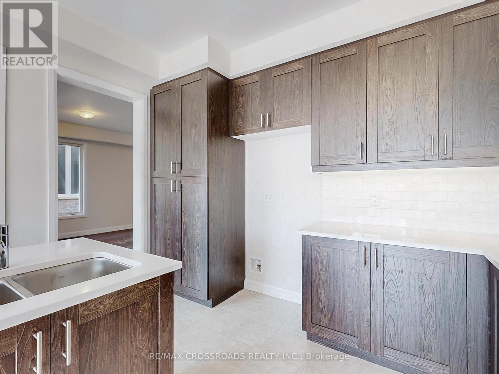 219 O'neil Street, Peterborough (Monaghan Ward 2), Ontario  K9K 0H7 - Photo 12 - X13670582