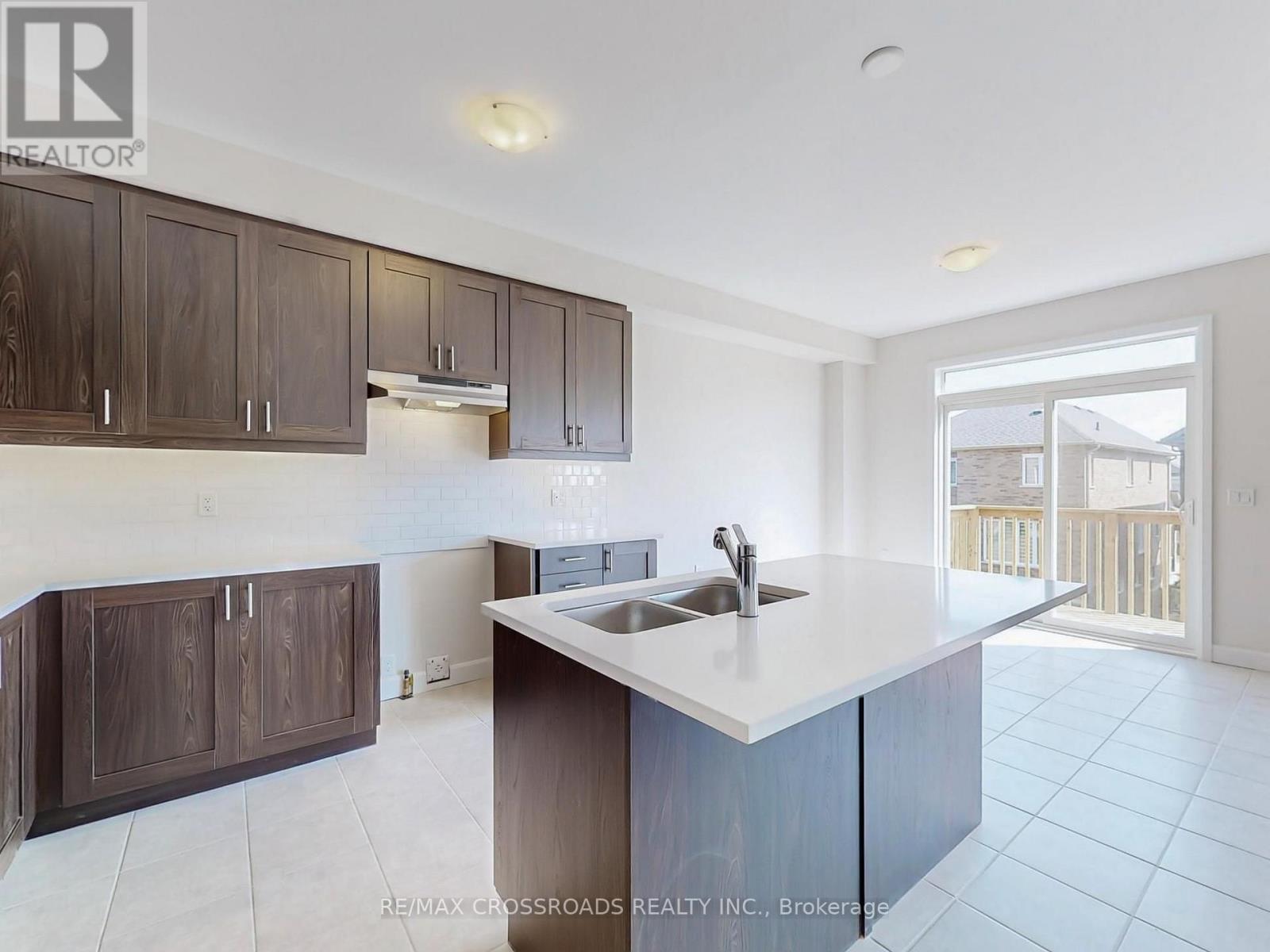 219 O'neil Street, Peterborough (Monaghan Ward 2), Ontario  K9K 0H7 - Photo 9 - X13670582