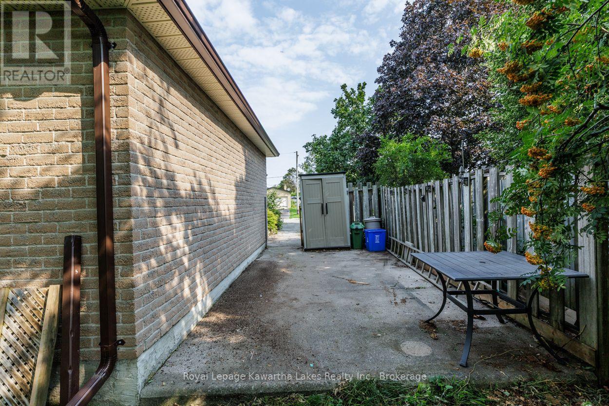 45 Sinclair Street, Kawartha Lakes (Lindsay), Ontario  K9V 5L6 - Photo 11 - X13670720