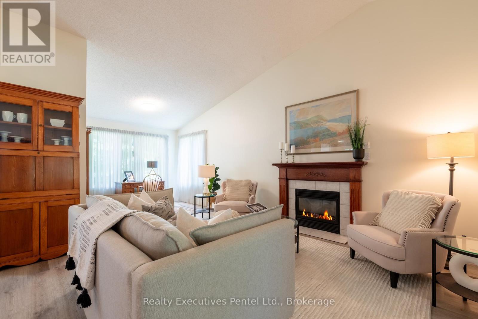 1 Cliff Drive, Clarington (Newcastle), Ontario  L1B 1P2 - Photo 10 - E13671092