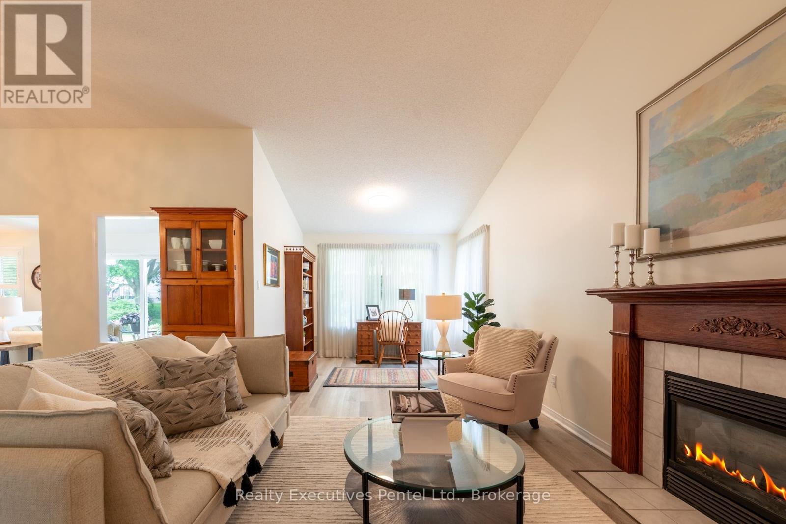 1 Cliff Drive, Clarington (Newcastle), Ontario  L1B 1P2 - Photo 11 - E13671092