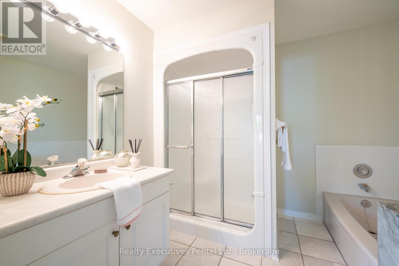 1 Cliff Drive, Clarington (Newcastle), Ontario  L1B 1P2 - Photo 18 - E13671092
