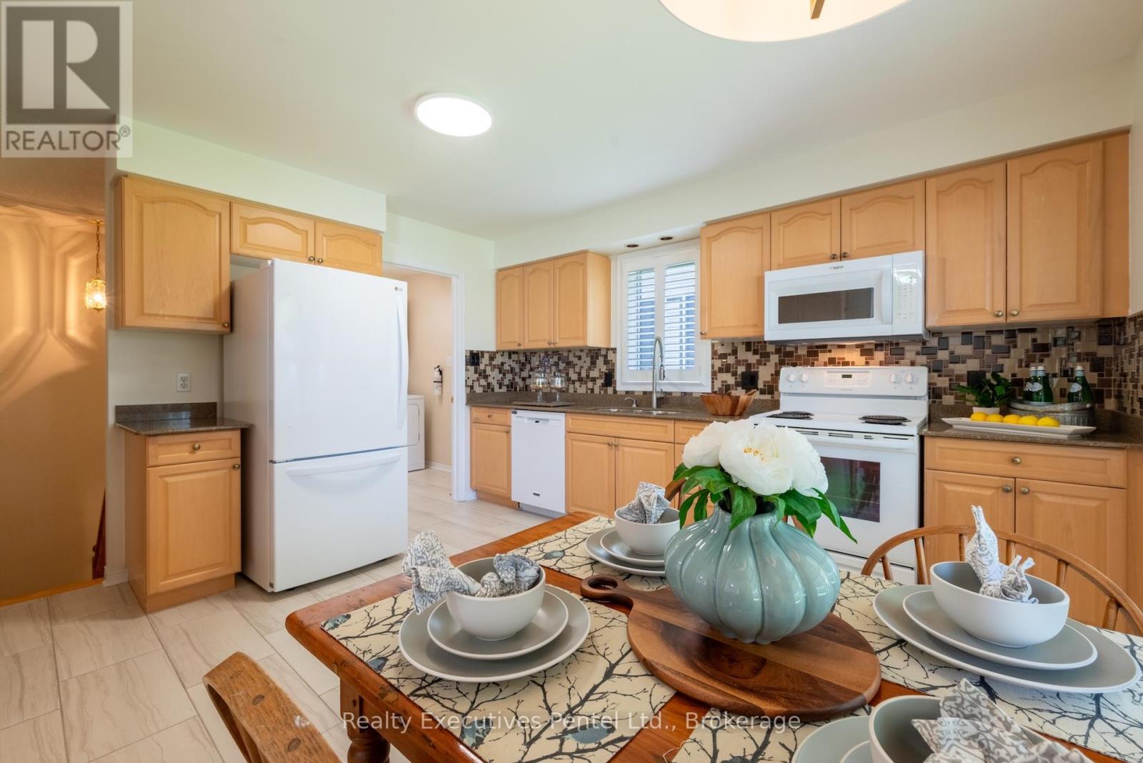 1 Cliff Drive, Clarington (Newcastle), Ontario  L1B 1P2 - Photo 23 - E13671092