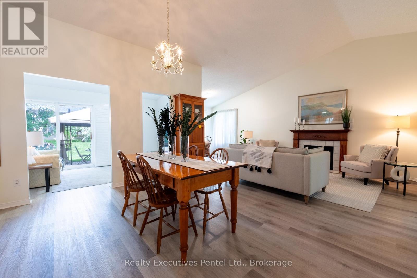 1 Cliff Drive, Clarington (Newcastle), Ontario  L1B 1P2 - Photo 6 - E13671092