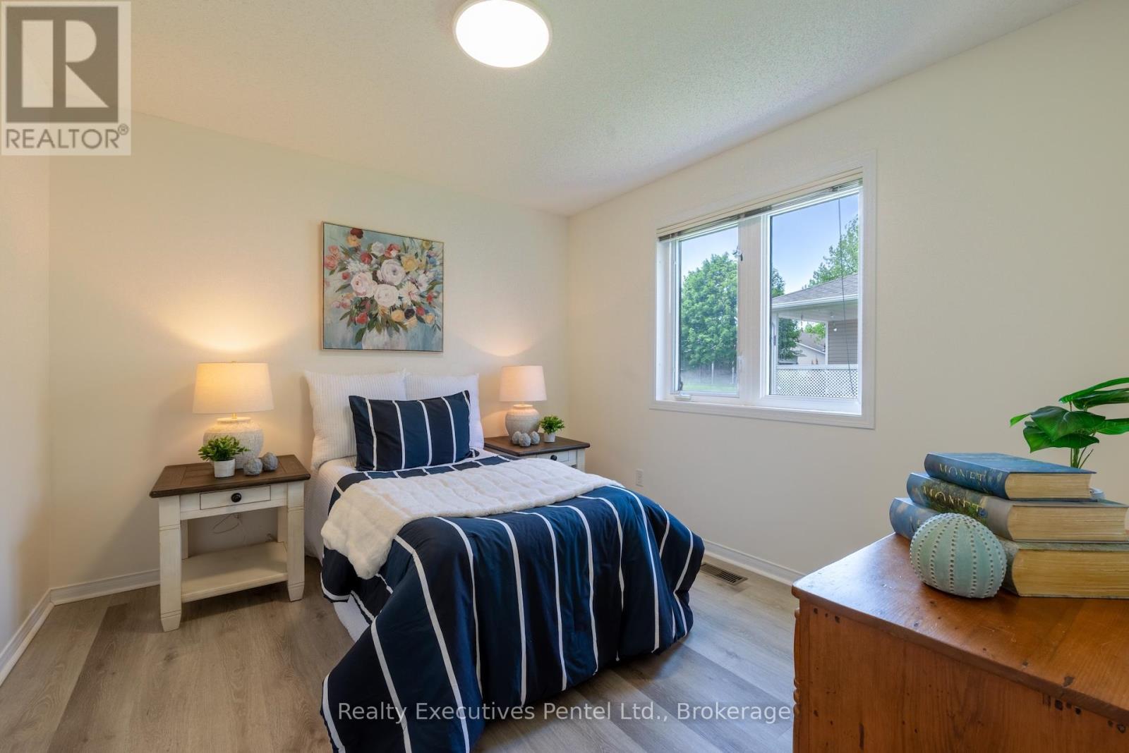 1 Cliff Drive, Clarington (Newcastle), Ontario  L1B 1P2 - Photo 8 - E13671092