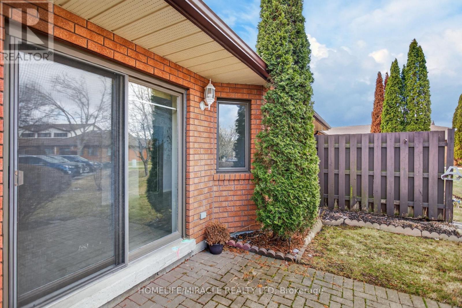 32 - 36 Champlain Crescent, Peterborough (Northcrest Ward 5), Ontario  K9L 1T1 - Photo 30 - X13671878