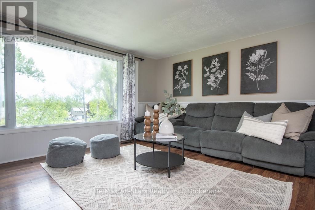 9 Riverside Drive, Kawartha Lakes (Lindsay), Ontario  K9V 0H6 - Photo 10 - X13672558