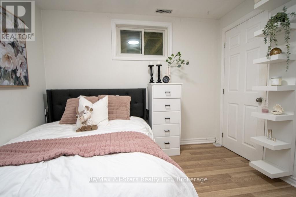 9 Riverside Drive, Kawartha Lakes (Lindsay), Ontario  K9V 0H6 - Photo 28 - X13672558