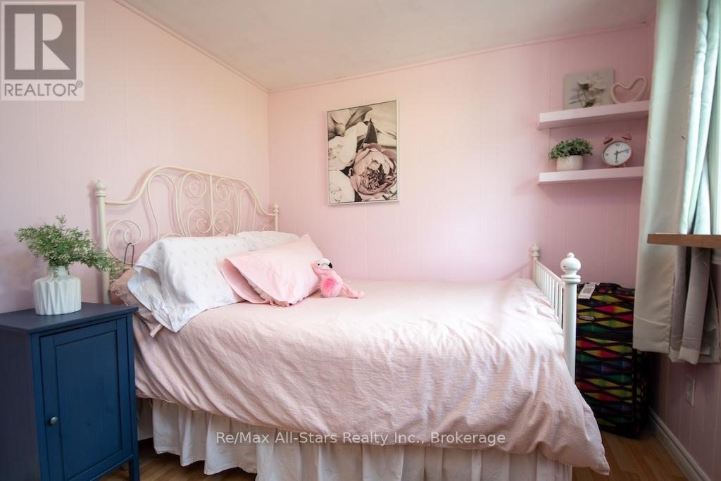 9 Riverside Drive, Kawartha Lakes (Lindsay), Ontario  K9V 0H6 - Photo 32 - X13672558