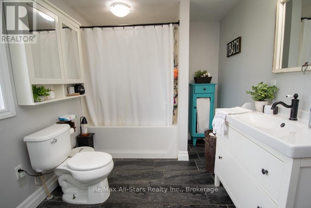 9 Riverside Drive, Kawartha Lakes (Lindsay), Ontario  K9V 0H6 - Photo 33 - X13672558