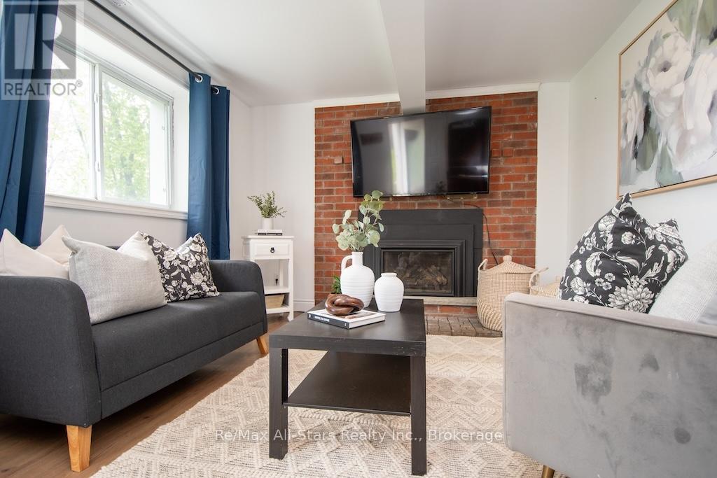 9 Riverside Drive, Kawartha Lakes (Lindsay), Ontario  K9V 0H6 - Photo 4 - X13672558