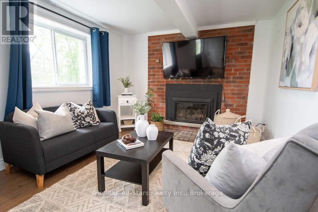 9 Riverside Drive, Kawartha Lakes (Lindsay), Ontario  K9V 0H6 - Photo 7 - X13672558