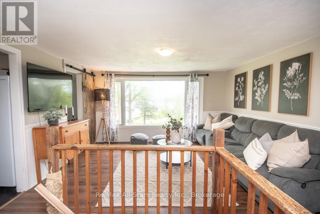 9 Riverside Drive, Kawartha Lakes (Lindsay), Ontario  K9V 0H6 - Photo 9 - X13672558