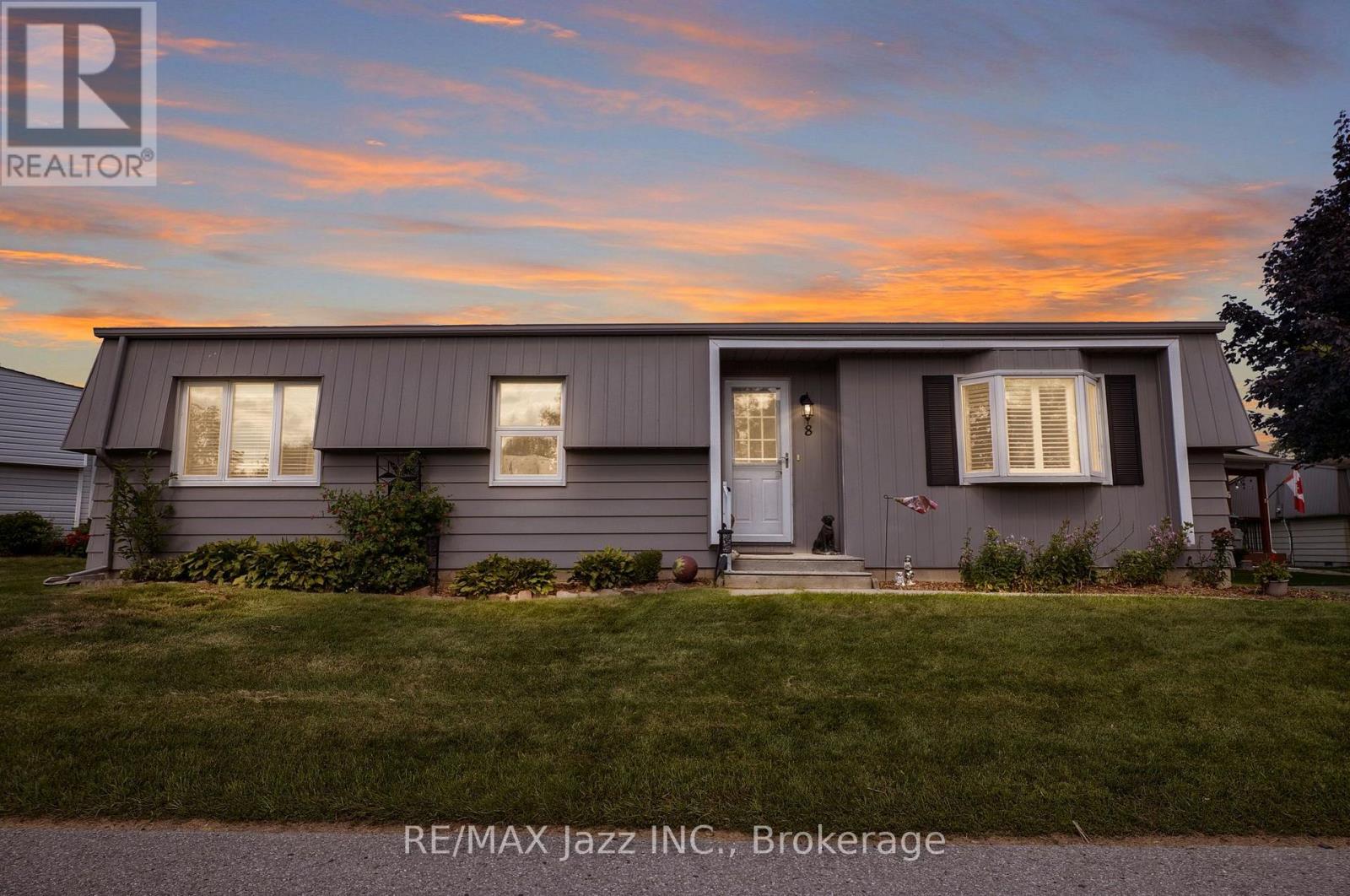 8 WHEELHOUSE DRIVE, clarington (newcastle), Ontario