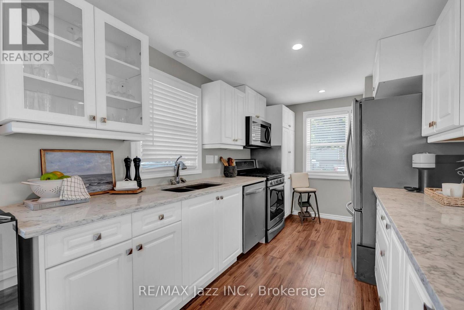 8 Wheelhouse Drive, Clarington (Newcastle), Ontario  L1B 1B9 - Photo 13 - E13674618