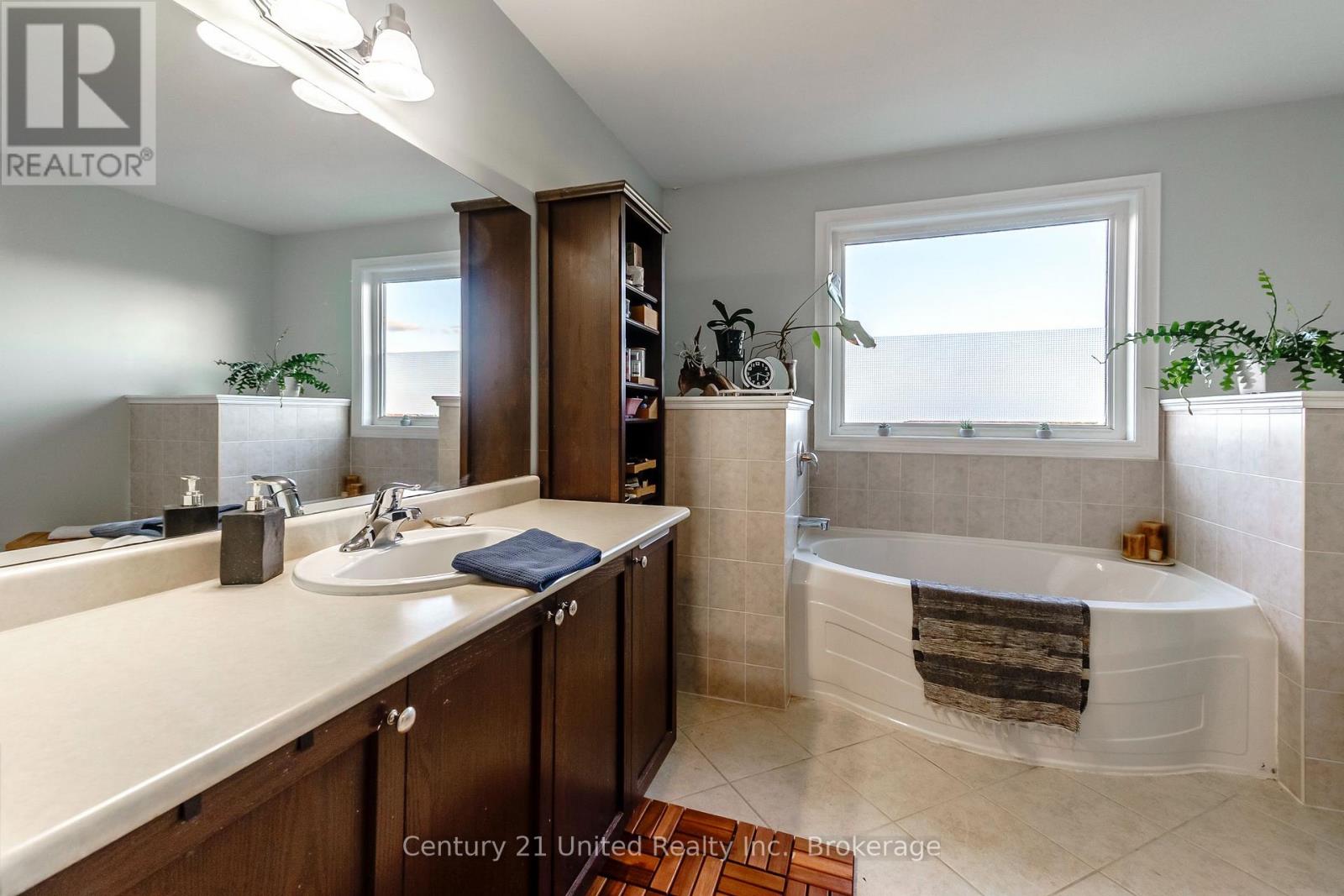 810 Hargrove Trail, Peterborough (Ashburnham Ward 4), Ontario  K9L 0B6 - Photo 23 - X13675146