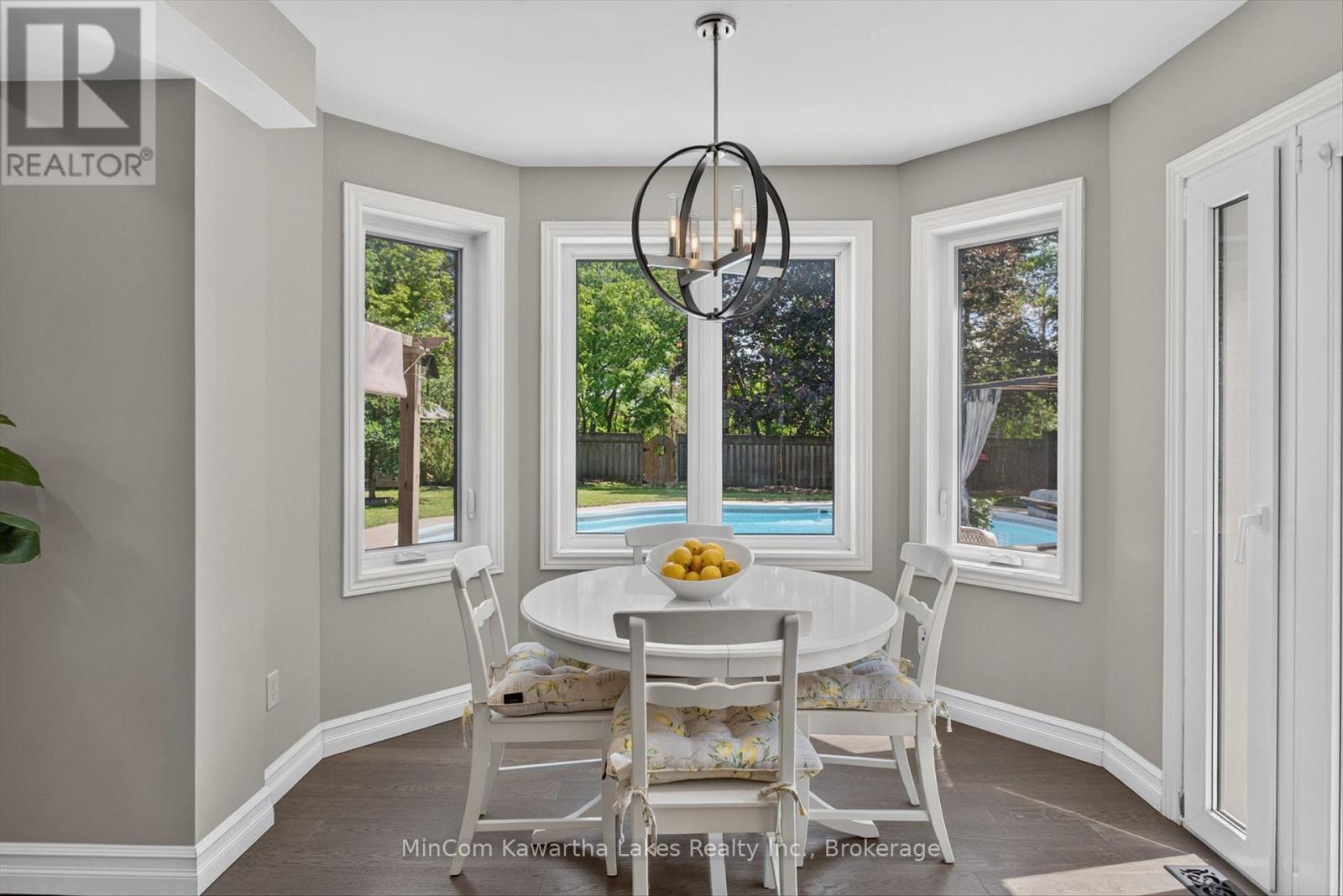1947 Parkwood Circle, Peterborough (Monaghan Ward 2), Ontario  K9J 8C9 - Photo 14 - X13676496