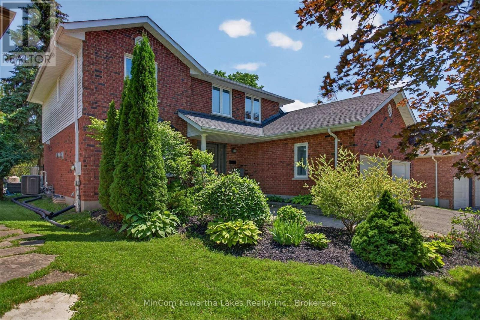 1947 Parkwood Circle, Peterborough (Monaghan Ward 2), Ontario  K9J 8C9 - Photo 3 - X13676496