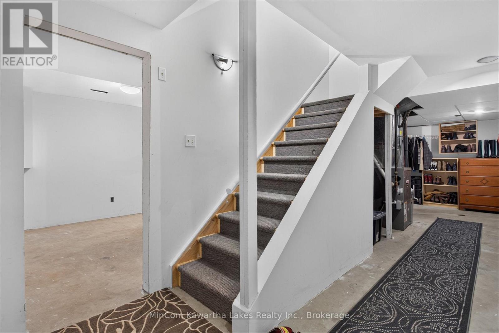 1947 Parkwood Circle, Peterborough (Monaghan Ward 2), Ontario  K9J 8C9 - Photo 34 - X13676496