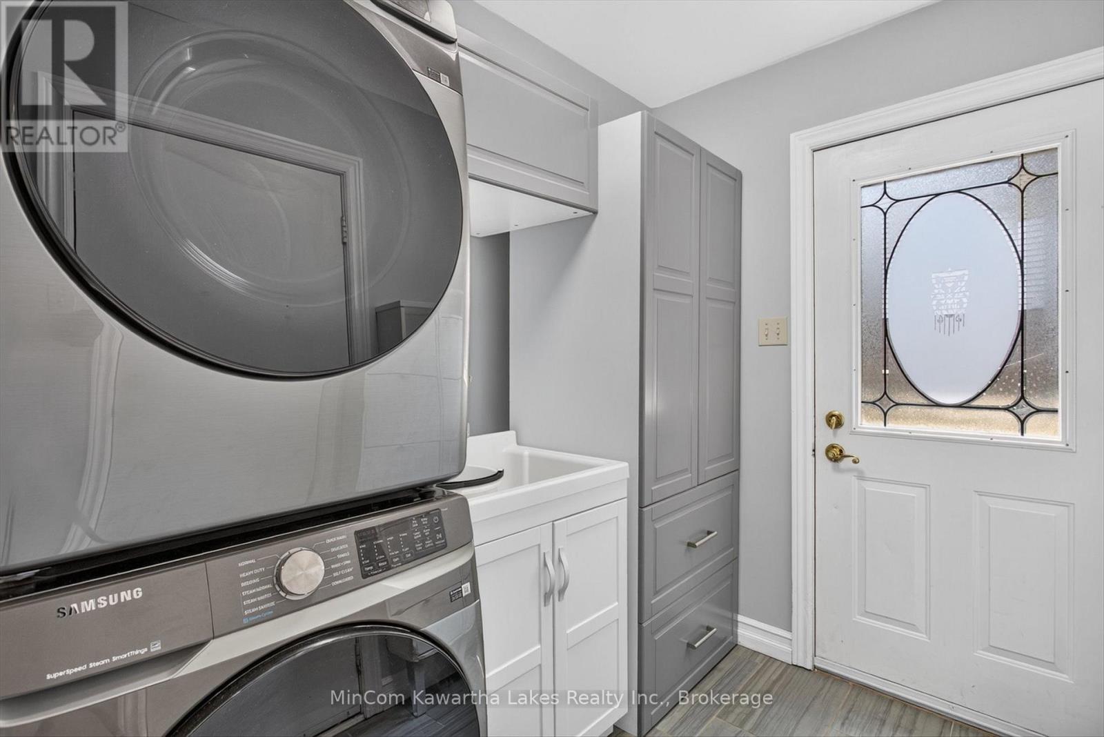 1947 Parkwood Circle, Peterborough (Monaghan Ward 2), Ontario  K9J 8C9 - Photo 6 - X13676496
