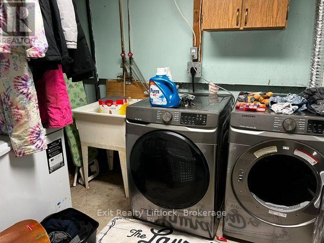 2131 Walker Avenue, Peterborough (Ashburnham Ward 4), Ontario  K9L 1T6 - Photo 8 - X13678186