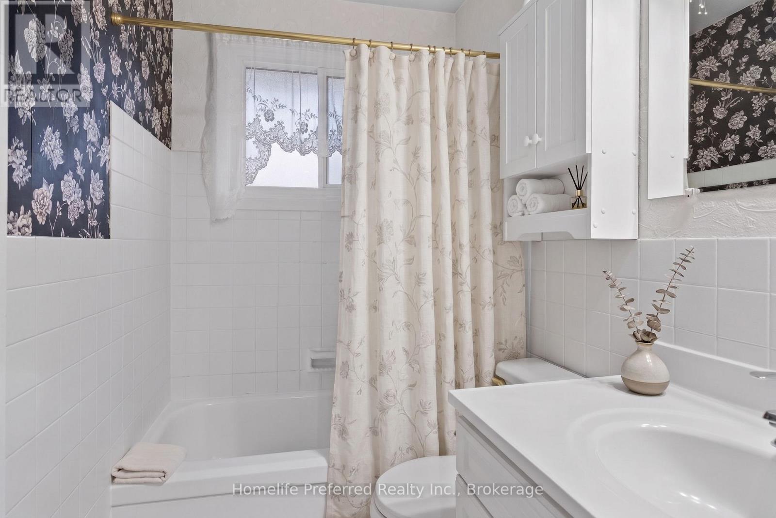 893 Cumberland Avenue, Peterborough (Northcrest Ward 5), Ontario  K9H 7B3 - Photo 12 - X13680130