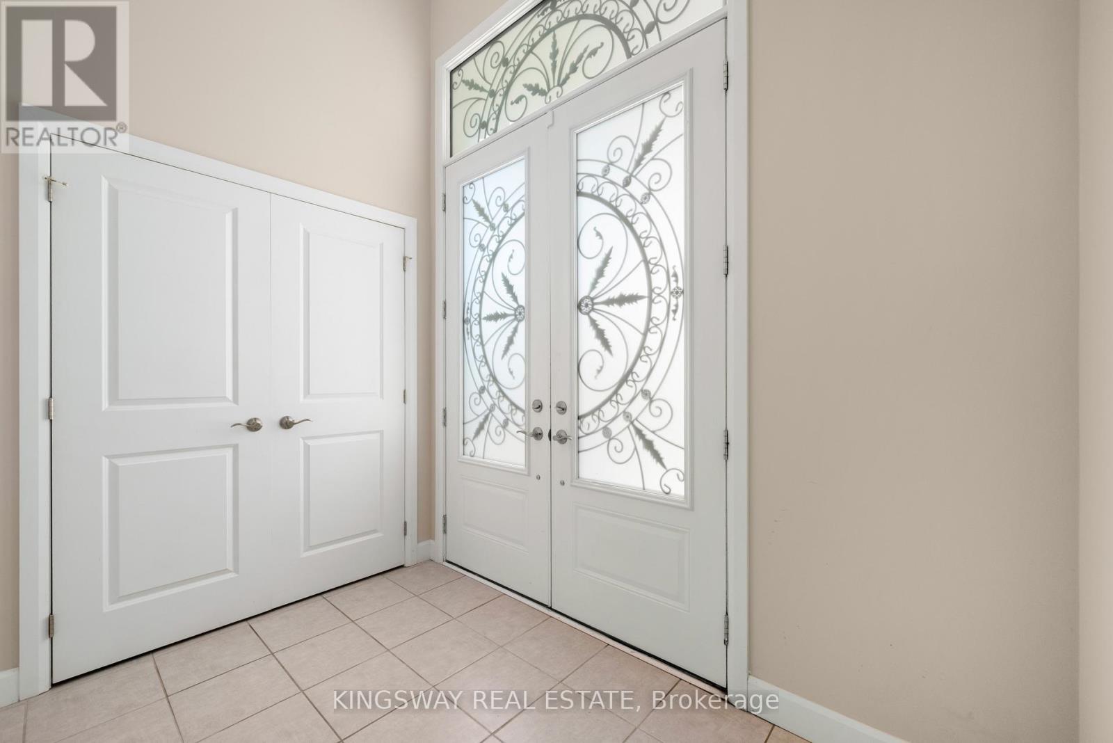 101 York Drive, Peterborough (Monaghan Ward 2), Ontario  K9K 0H7 - Photo 5 - X13680712