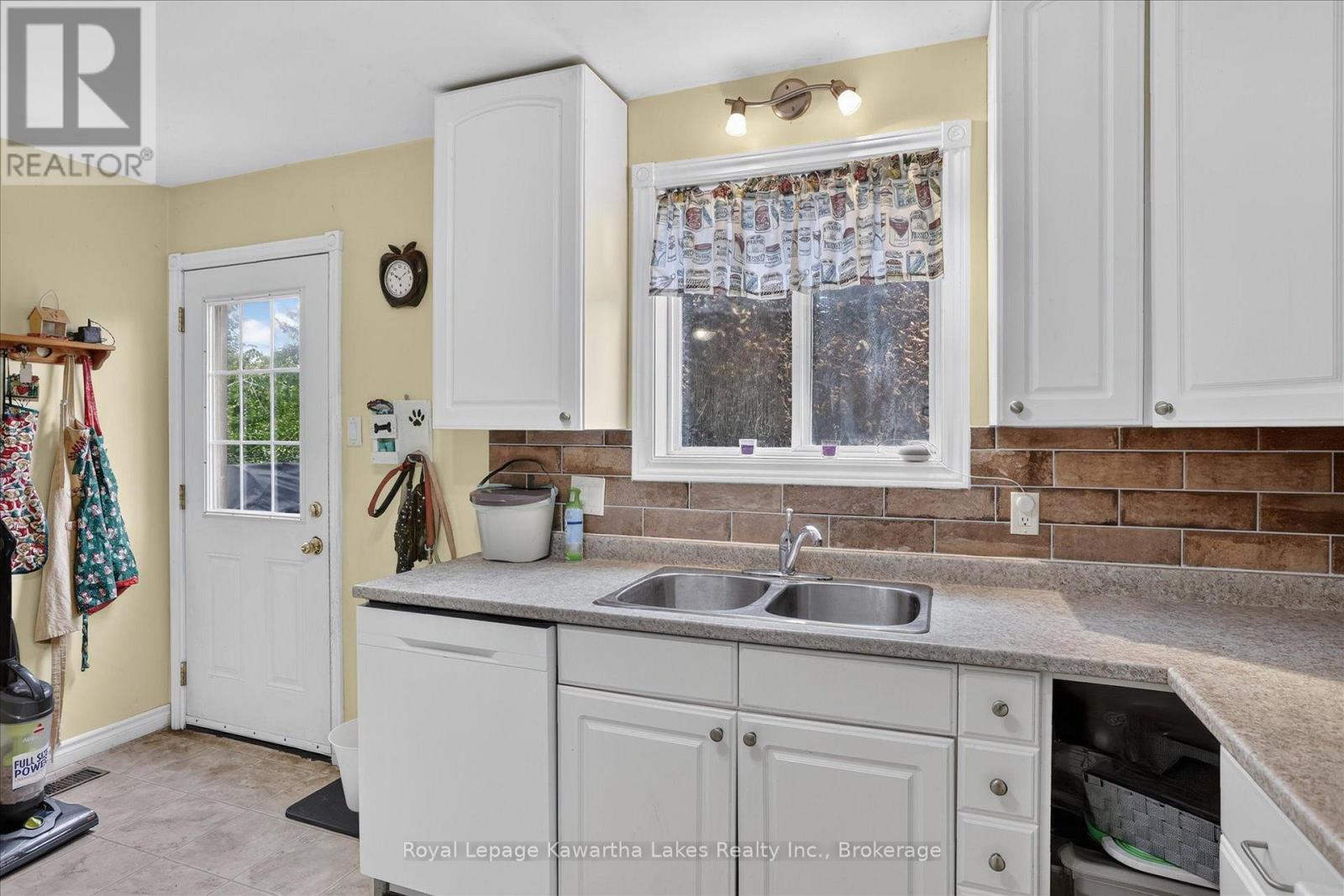 17 Crandall Street, Kawartha Lakes (Lindsay), Ontario  K9V 1R9 - Photo 17 - X13681514