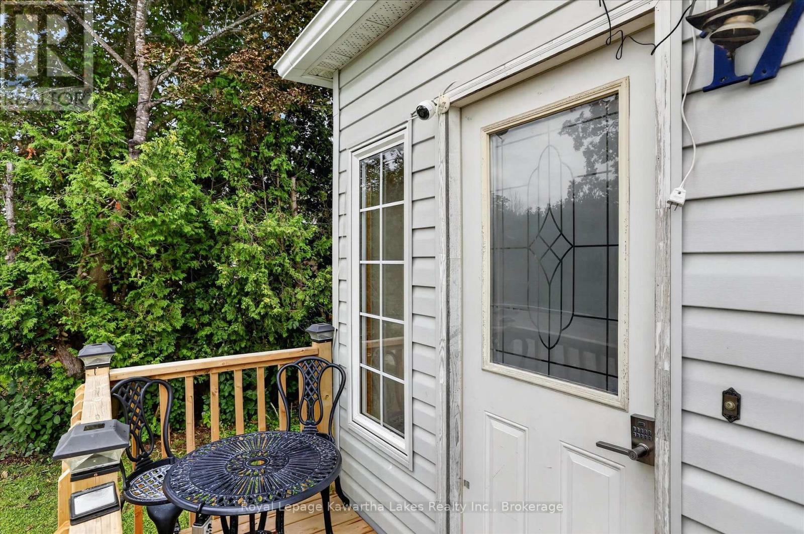 17 Crandall Street, Kawartha Lakes (Lindsay), Ontario  K9V 1R9 - Photo 4 - X13681514