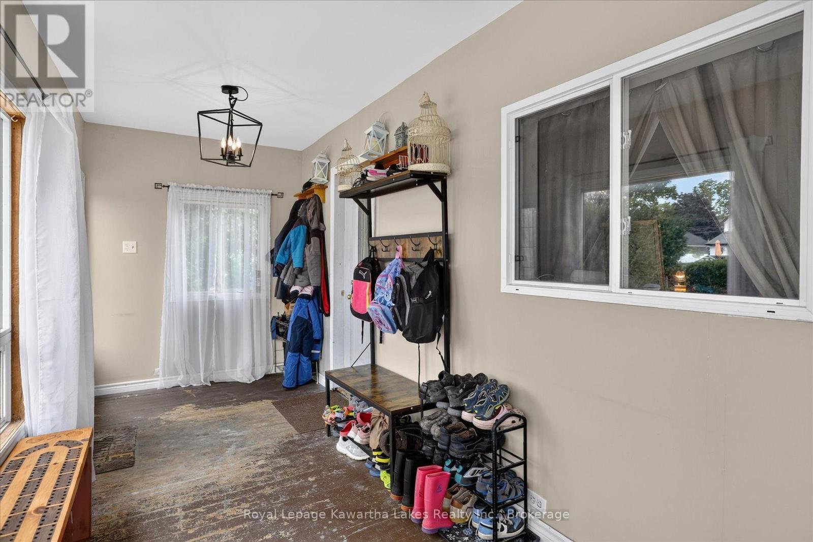 17 Crandall Street, Kawartha Lakes (Lindsay), Ontario  K9V 1R9 - Photo 6 - X13681514
