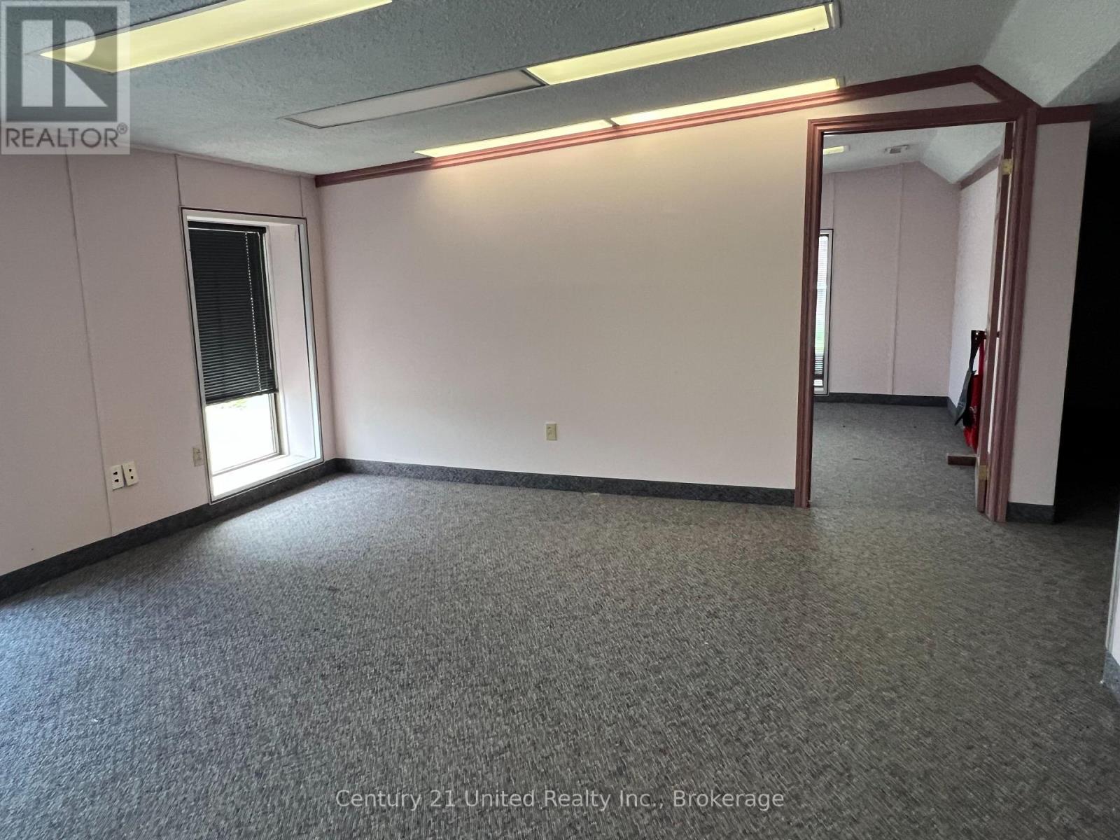 200 - 294 Rink Street, Peterborough (Town Ward 3), Ontario  K9J 2K2 - Photo 4 - X13681708
